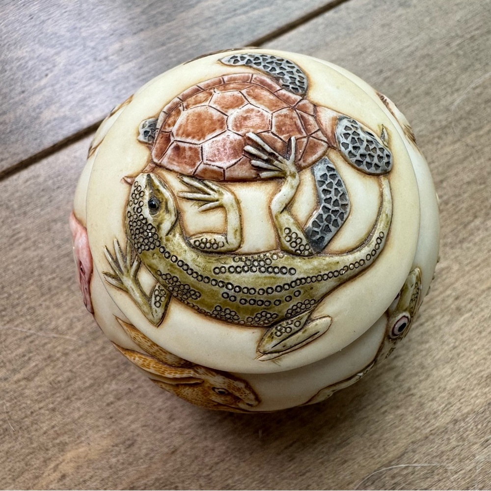 Carved Animal Sphere trinket container - Pink, green, Brown - Picture 3 of 6